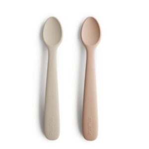 Mushie duo de cuillères en silicone blush/ sand.