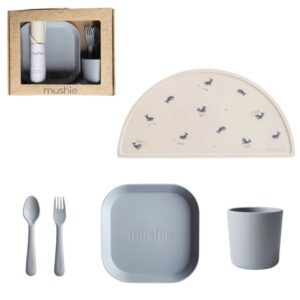 Coffret repas 5 pièces, coloris Cloud Bleu. Mushie.