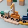 Circuit de train en bois. - Image 4