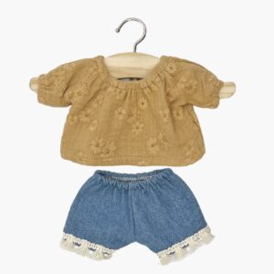 Minikane Amigas – Ensemble top blouse Rosalie en gaze de coton brodé camel et short en jean avec franges.