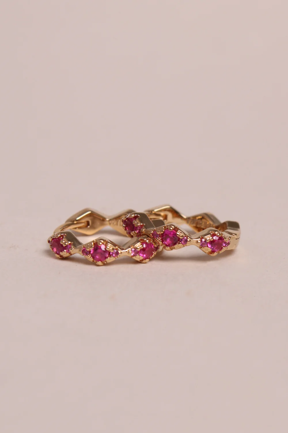 Boucles d’oreilles Fushia Claudia.