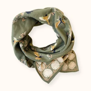 Apaches Collections – Big Foulard Latika « Cerisier » Eucalyptus.