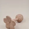 Hochet de dentition en hévéa Plumeria rose. - Image 3