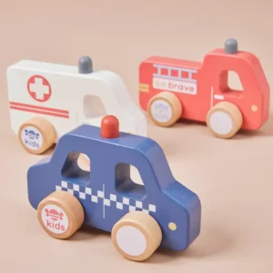 Véhicules d&rsquo;urgence en bois.