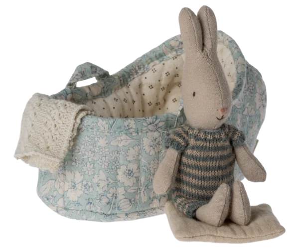 Maileg Lapin en couffin, Micro - Bleu/Sable.