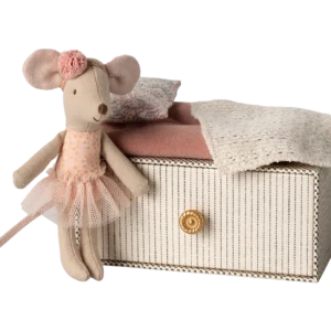 Maileg Souris ballerine dans son lit tiroir, Petite sœur.