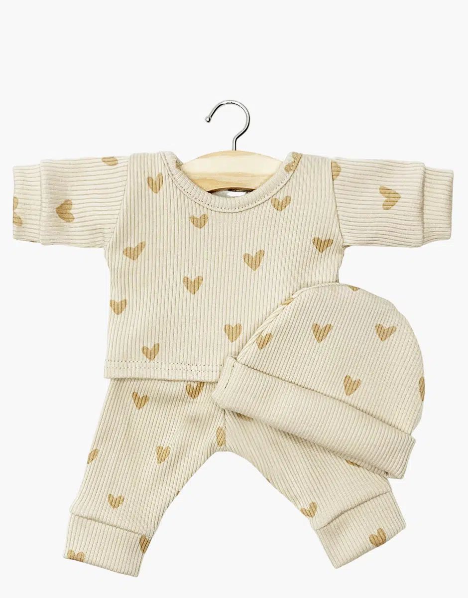 Minikane Babies – Pyjama Morgan et son bonnet en maille côtelée Petits coeurs beiges pour poupée 28cm.