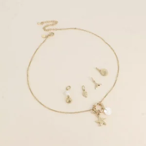 Cartelette SUMMER VIBES Collier et 6 pendentifs (étoile et coquillage nacré).