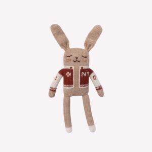 Doudou lapin baseball sienne | Main Sauvage.
