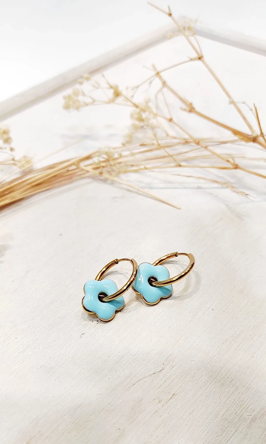 Boucles d’oreilles fleur (bleu ciel).