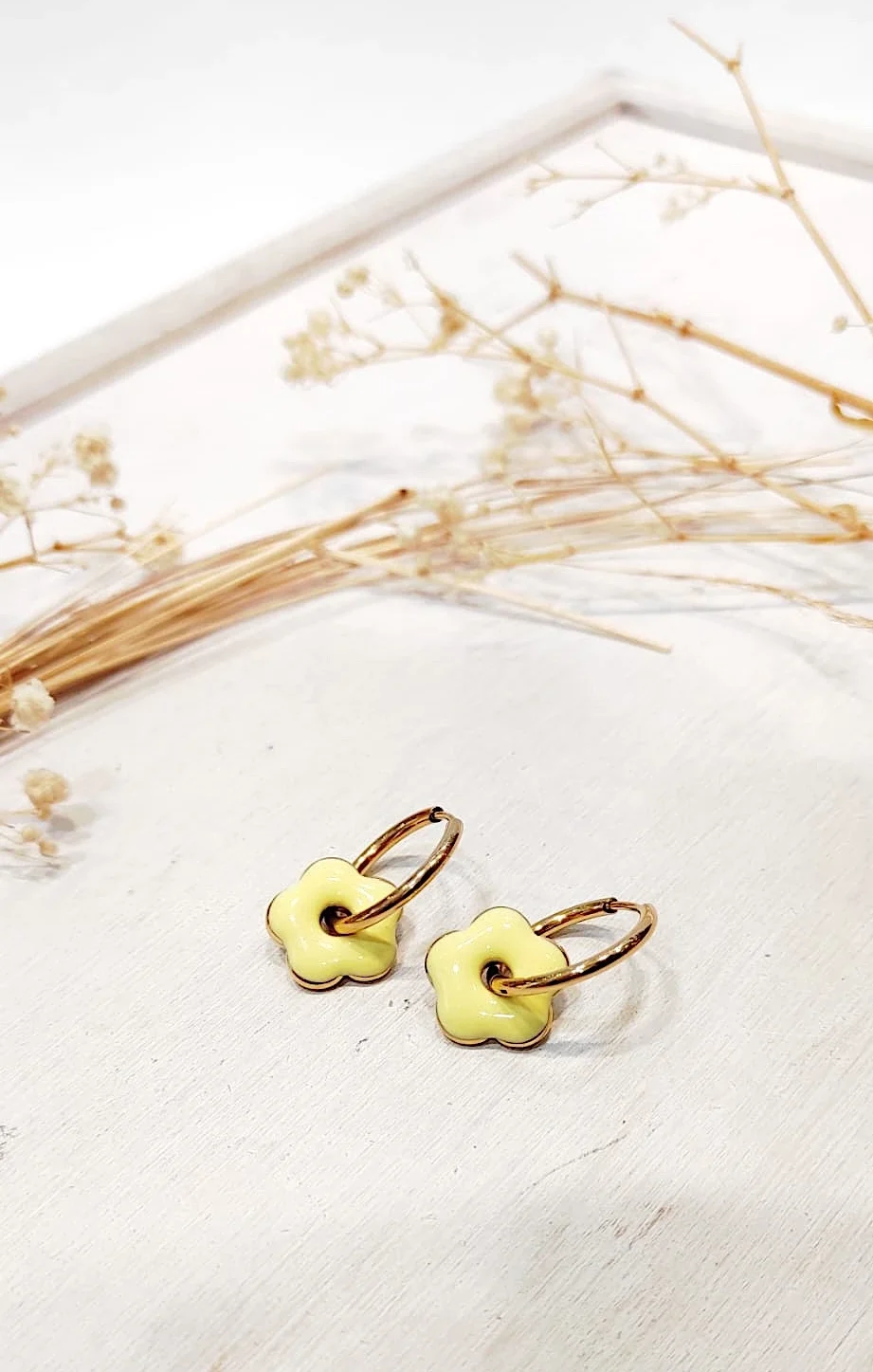 Boucles d’oreilles fleur (jaune).