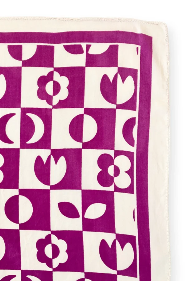 Apaches Collections – Big Foulard Palika « Damier » Fuchsia. - Image 3