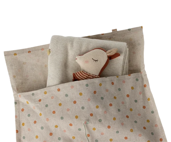 Couverture bébé avec son hochet et pochon - Maileg. - Image 2