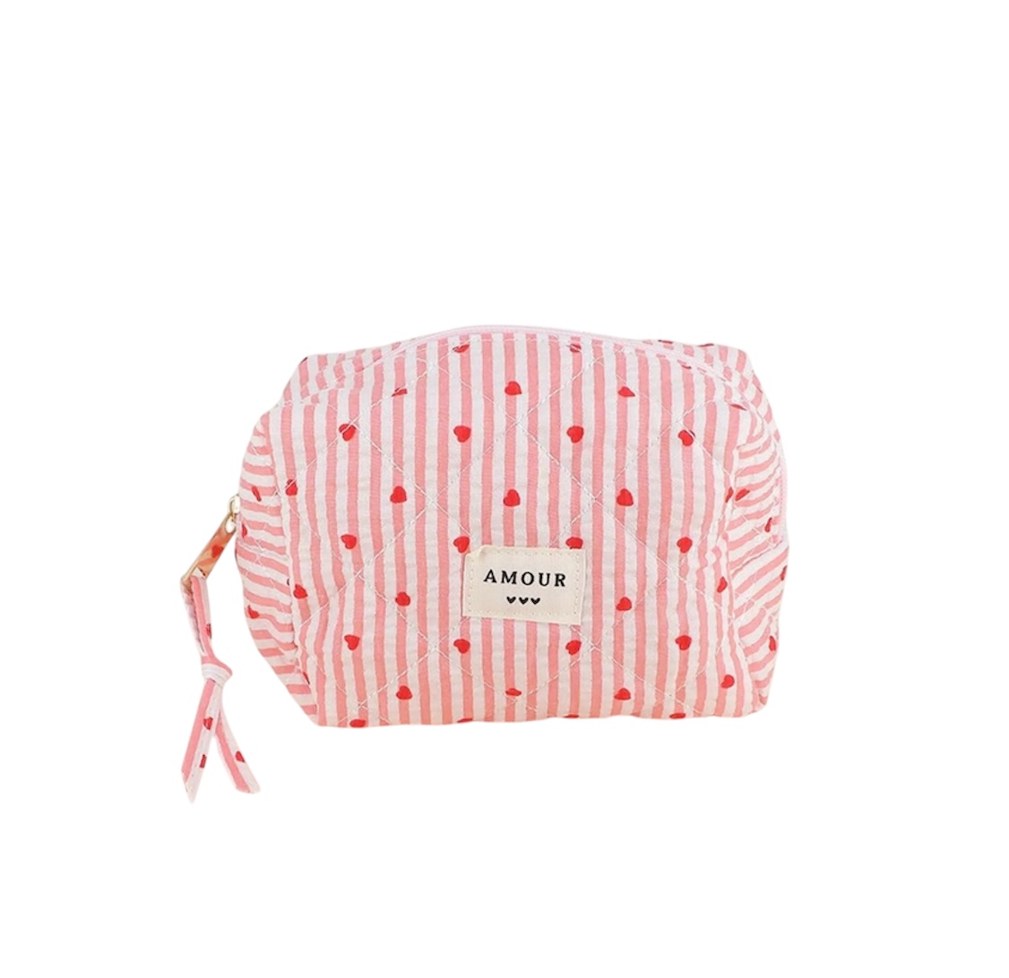 Petite Trousse AMOUR et 3 coeurs – Coeur rouge.