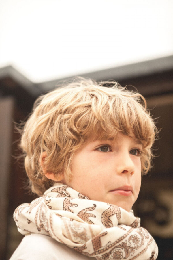 Apaches Collections – Big Foulard Latika « Bengale » Latte. - Image 2