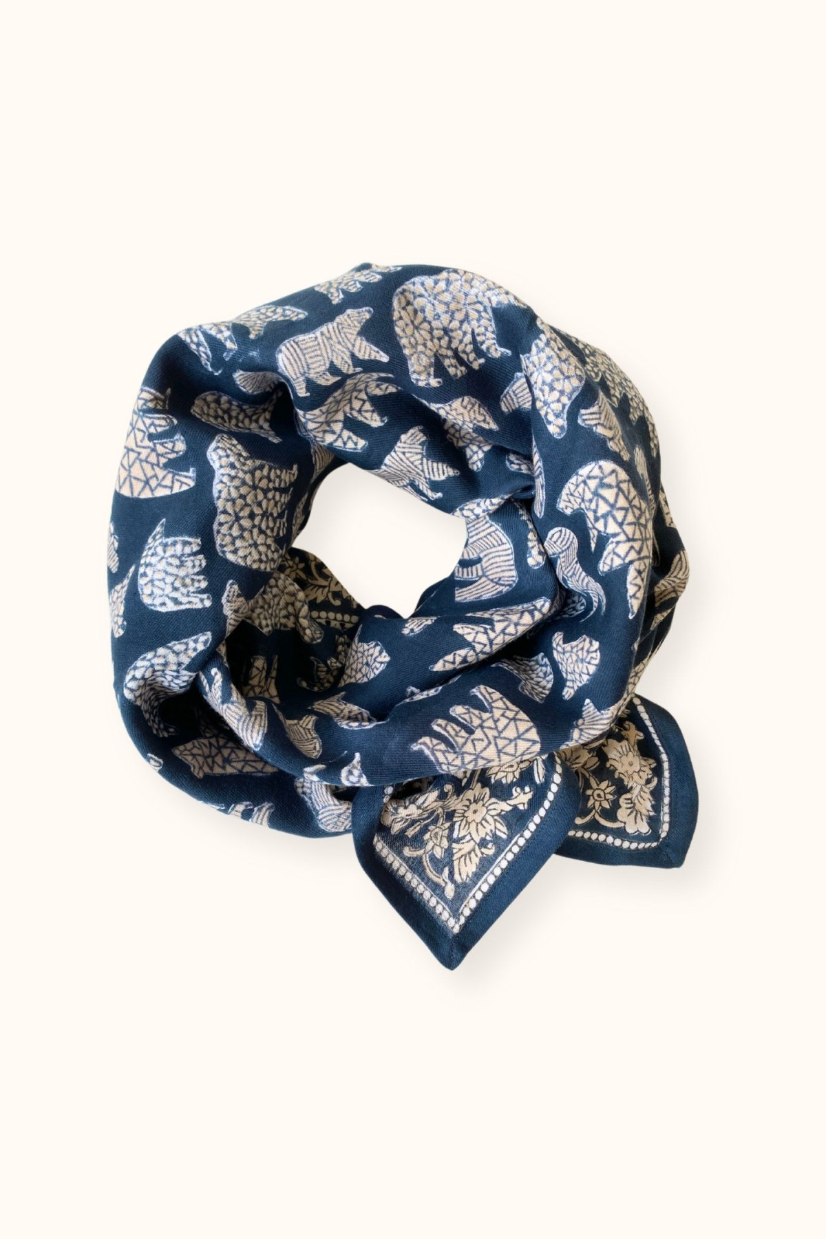 Apaches Collections – Big Foulard Latika « Ours » Orage.