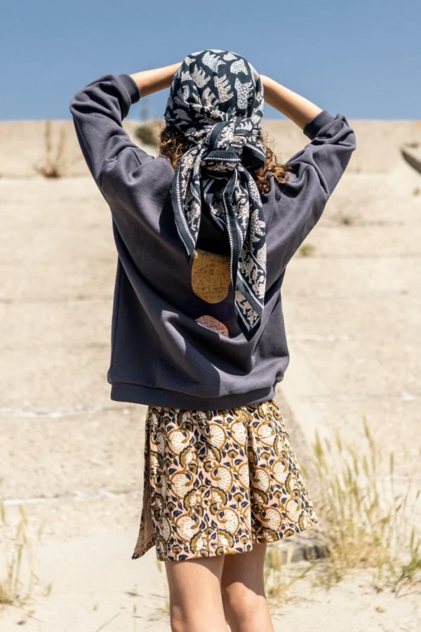 Apaches Collections – Big Foulard Latika « Ours » Orage. - Image 3