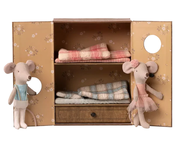 Studio de danse avec petite sœur et petit frère Souris. - Image 2