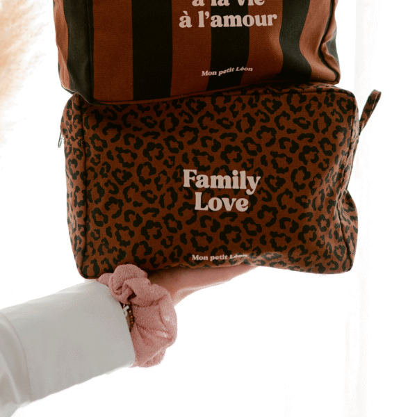 Trousse de toilette Léopard  » Family Love  » – Mon petit Léon. - Image 2
