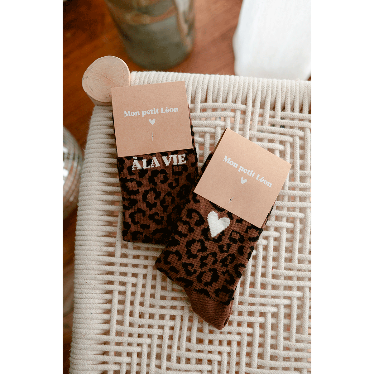 Chaussettes femme léopard  » A la vie à l’amour  » – Mon Petit Léon.