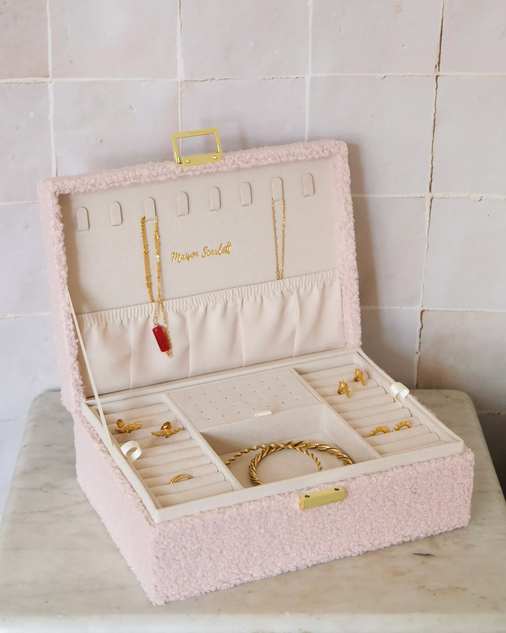 Boîte à bijoux Louise en moumoute rose. - Image 2