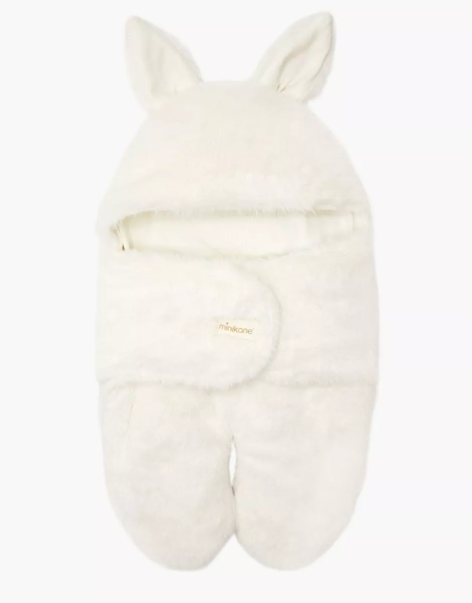 Minikane Chancelière poussette poupée Jeannot en fausse fourrure écru.
