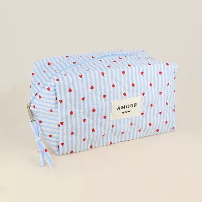 Trousse (grande) AMOUR et 3 coeurs – Coeur bleu.