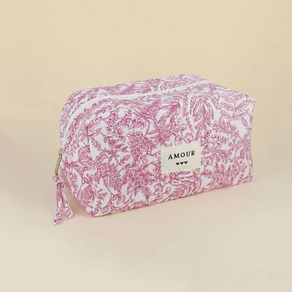 Trousse (grande) AMOUR et 3 coeurs – Jouy rouge.