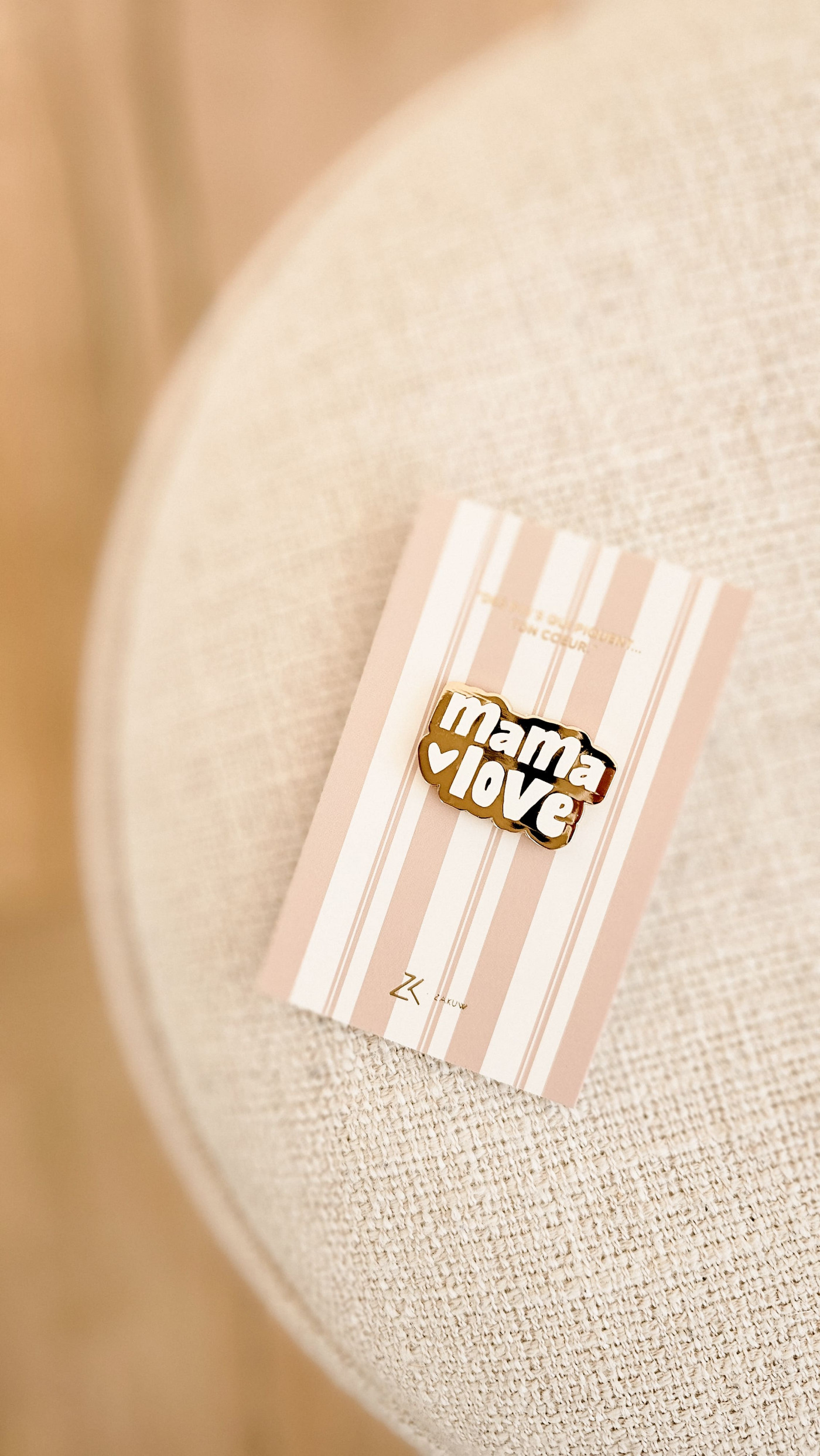 Pin&rsquo;s Mama love – Zakuw.