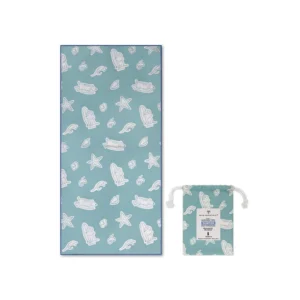 Serviette de plage en microfibre verte Motif chiens surfeurs – 135 x 65 cm.