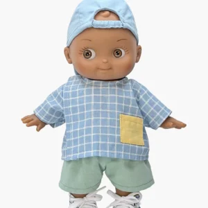 Minikane Poupon Mini Pancha ,Noah et son ensemble d’écolier à carreaux bleu / blanc.
