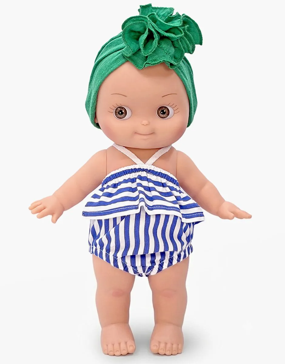 Minikane Poupée Mini Pancha, Ninon et son ensemble de plage vert / rayures bleues.
