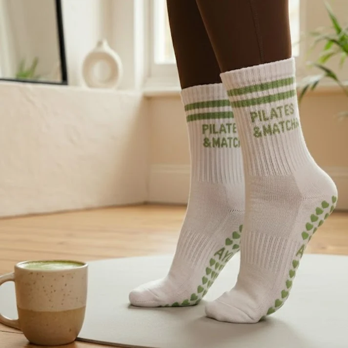 Chaussettes antidérapantes Ayona – Pilates & Matcha. - Image 3