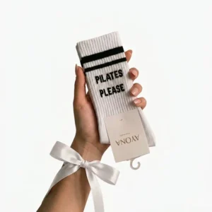 Chaussettes antidérapantes Ayona Blanches – Pilates Please.