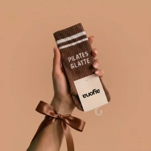 Chaussettes antidérapantes Ayona Marron – Pilates & Latte.