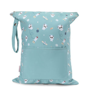 Grande pochette étanche pour transporter vêtements (Pandas in Space).