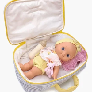 Minikane Poupée Mini Pancha Alice et sa valisette Kit de Naissance à carreaux rose.